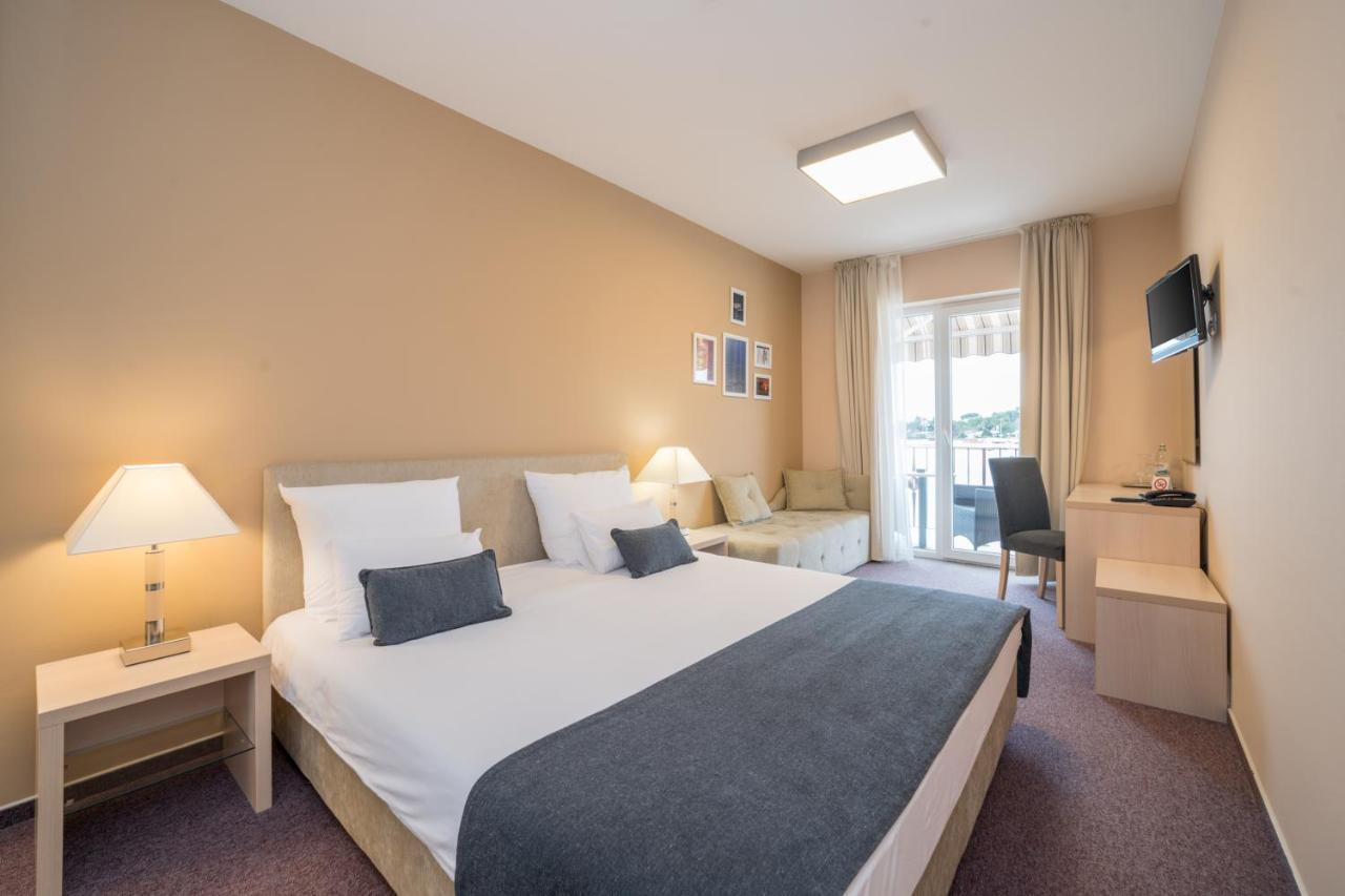 Hotel Zlatna Vala 우마그 외부 사진