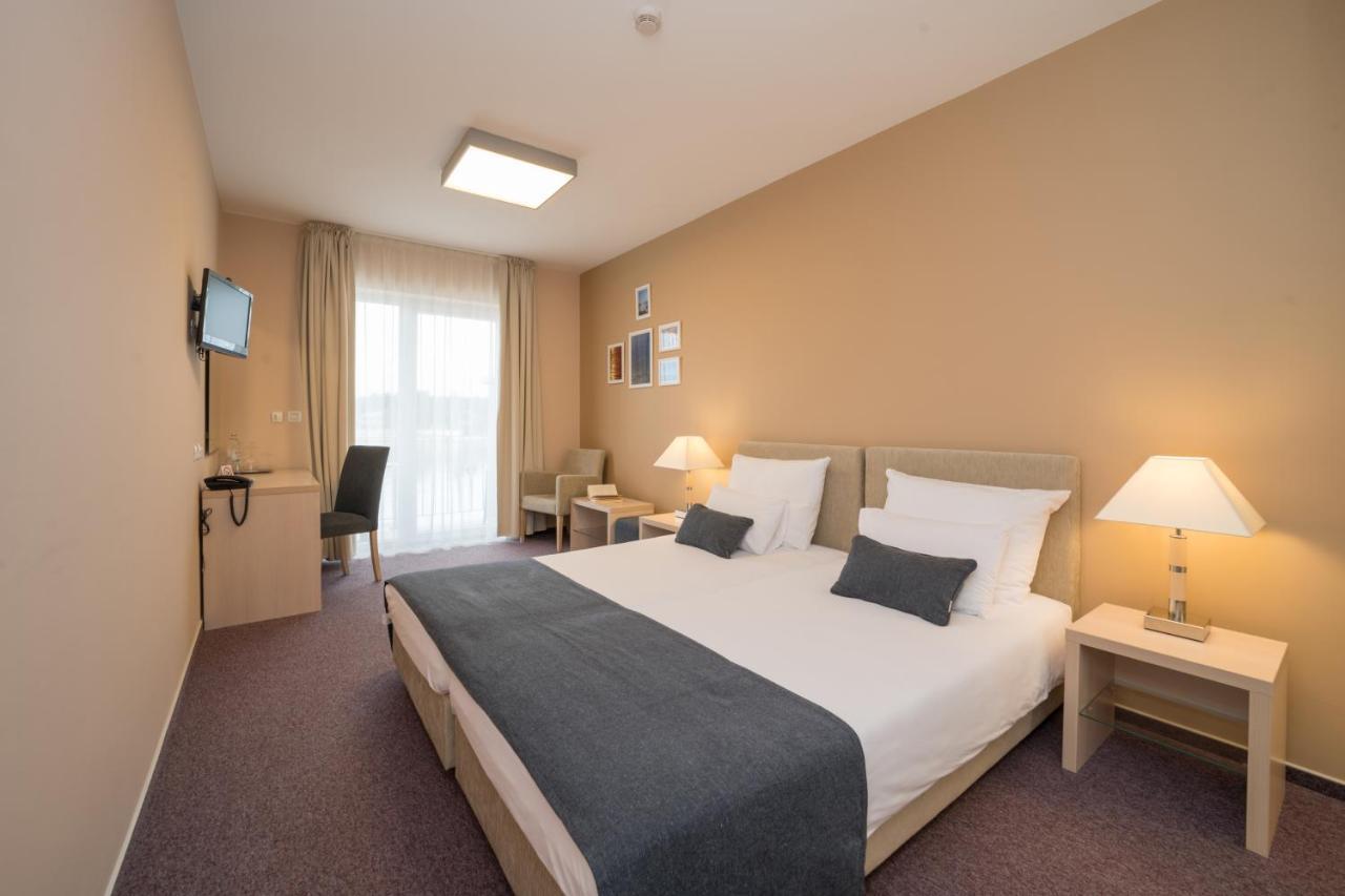 Hotel Zlatna Vala 우마그 외부 사진