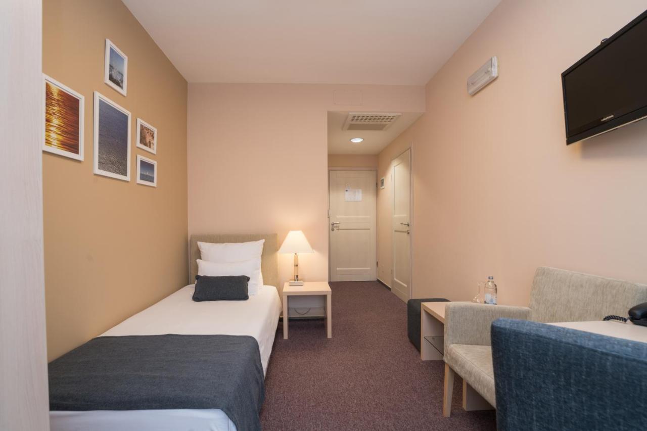 Hotel Zlatna Vala 우마그 외부 사진